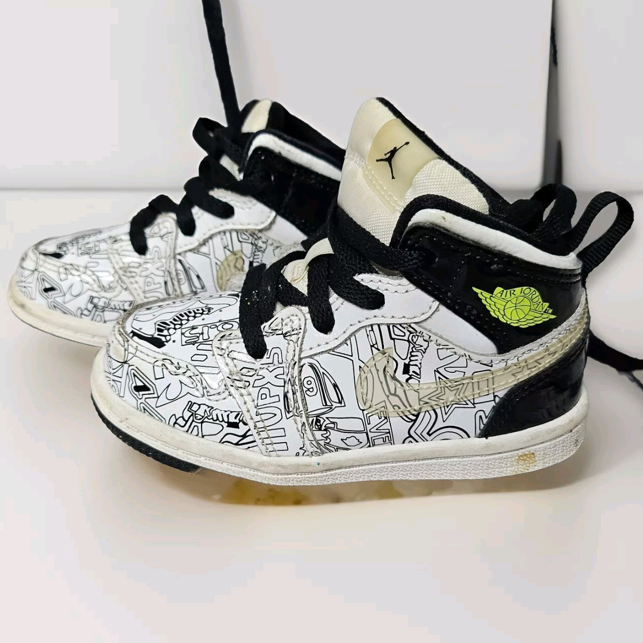 Sneakers Size 6y