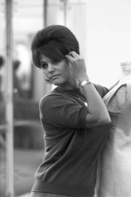 Claudia Cardinale leaning against a dummy at Nina Ricci's fashion - Old Photo