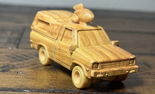 Pizza Planet Truck Hot Wheels Premium Disney Pixar Brave Wood 1:64 Loose - 第 1/7 張圖片