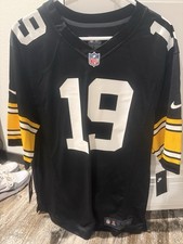 JuJu Smith-Schuster Steelers Jersey Size Large Never worn still has the tags.