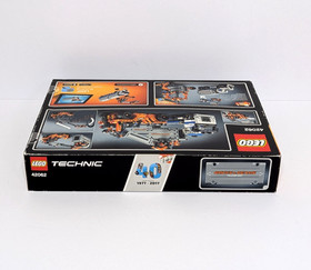 LEGO Technic 42062 Container Yard Articulated Truck Working Grabber Retired New