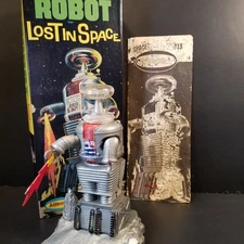  The Robot Lost in Space Model Kit Original 1968 Aurora 418-130