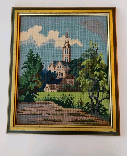 Vintage Kreuzstich Bild Europäische Kirche Landschaft gerahmt KEIN GLAS, 18,5"x16"