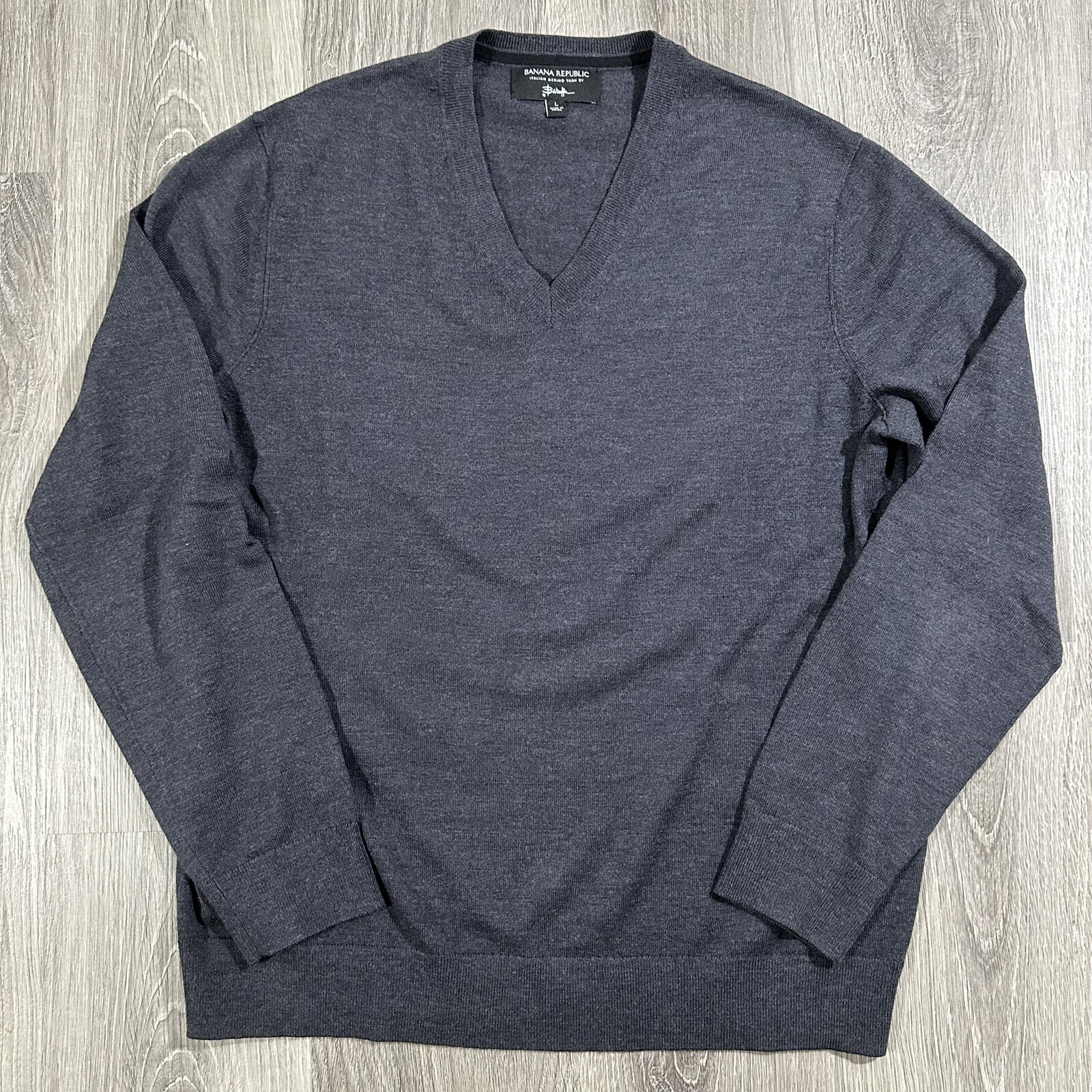 Banana Republic Italian Merino Yarn Baruffa Men’s L Sweater V-Neck Charcoal Grey