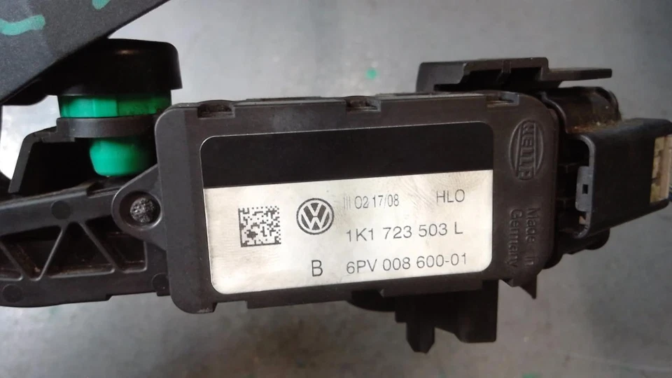 Conjunto de pedal eléctrico VOLKSWAGEN PASSAT 1K1 723 503 L Foto 4 de 4