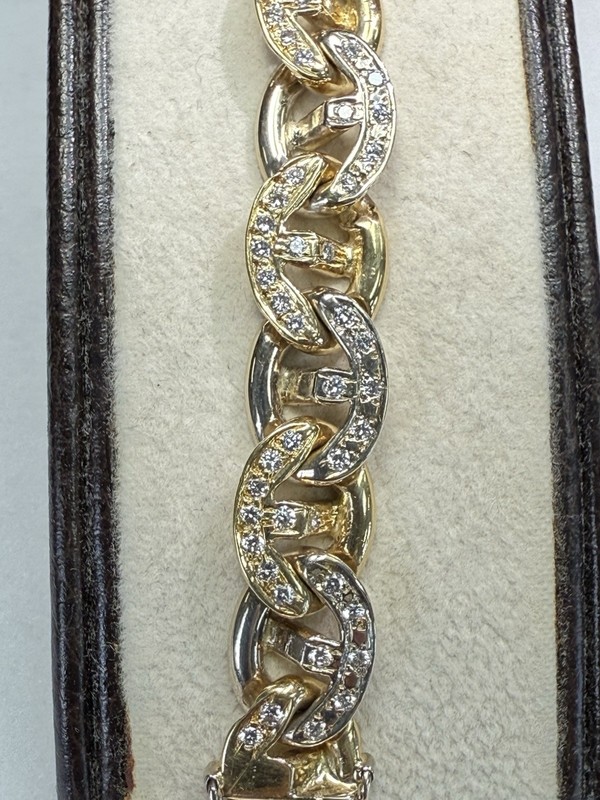 Cuban Link Bracelet With Genuine Diamonds. NICOLIS COLA