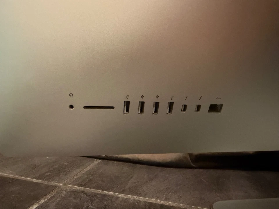 Apple iMac 27-Inch Retina 5K (Late 2014) – 3.5GHz i5 / 8GB RAM / 1TB Fusion / AM - Image 4 of 4