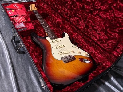 Fender USA American Original 60s Stratocaster Lacquer Finish Guitar