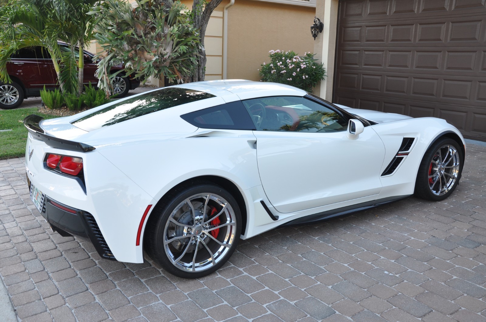 2019 White Chevrolet Corvette   | C7 Corvette Photo 9