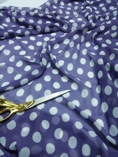 Robe/tissu artisanal doux toucher mauve/blanc mousseline imprimé à pois matière