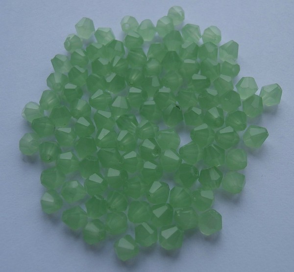 Tupi CRISTAL 100 piezas verde sin brillo 4mm