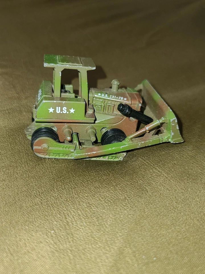 Bulldozer militar fundido a presión ERTL de colección.  Foto 3 de 4