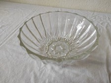 Ancien Saladier en verre 19cm de diamètre par 8,5cm de haut