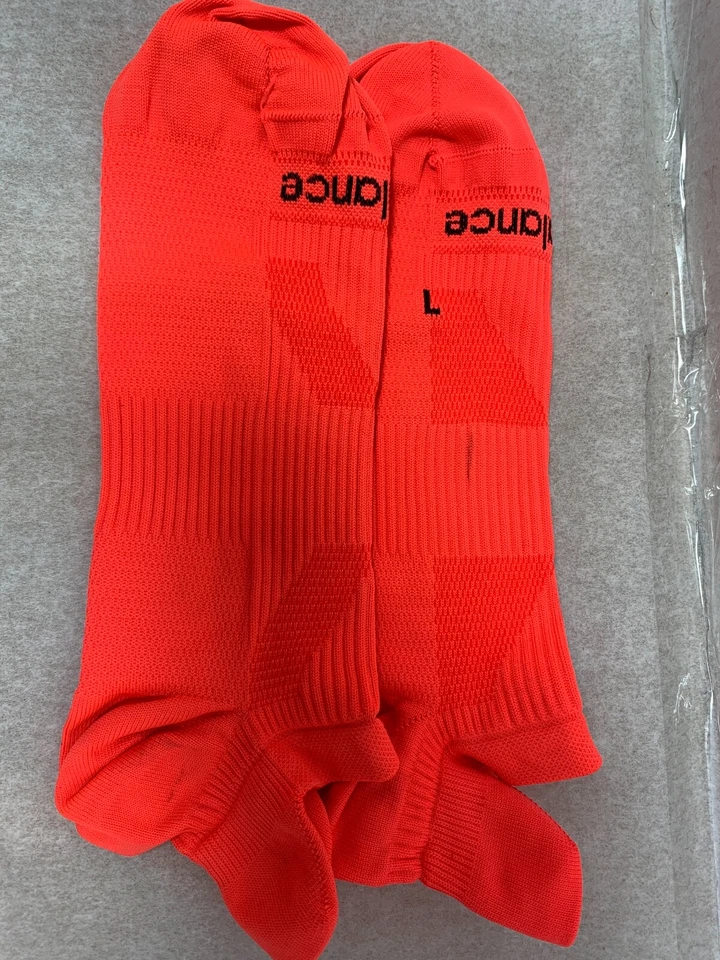 2 PARES Calcetines New Balance Construcción Ligera Correr TAB HECHOS EN EE. UU. Foto 2 de 3