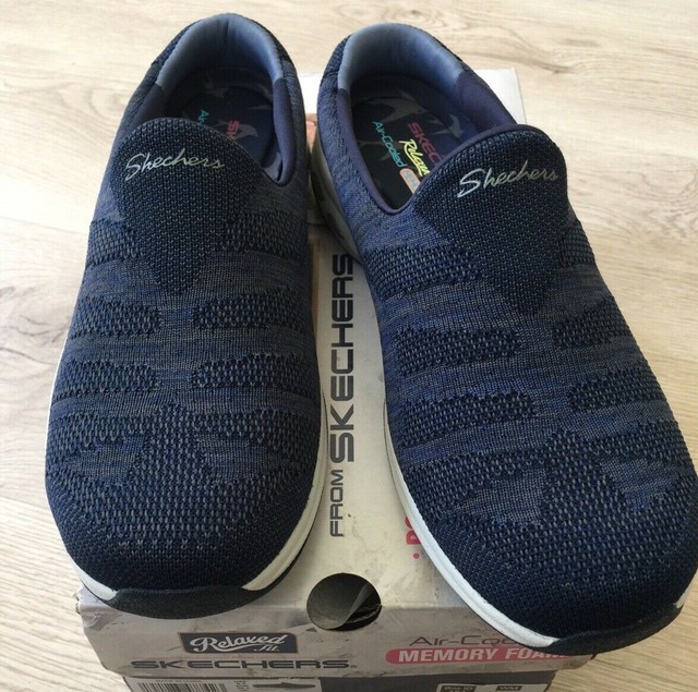 skechers relaxed fit commute knitastic sneaker clog