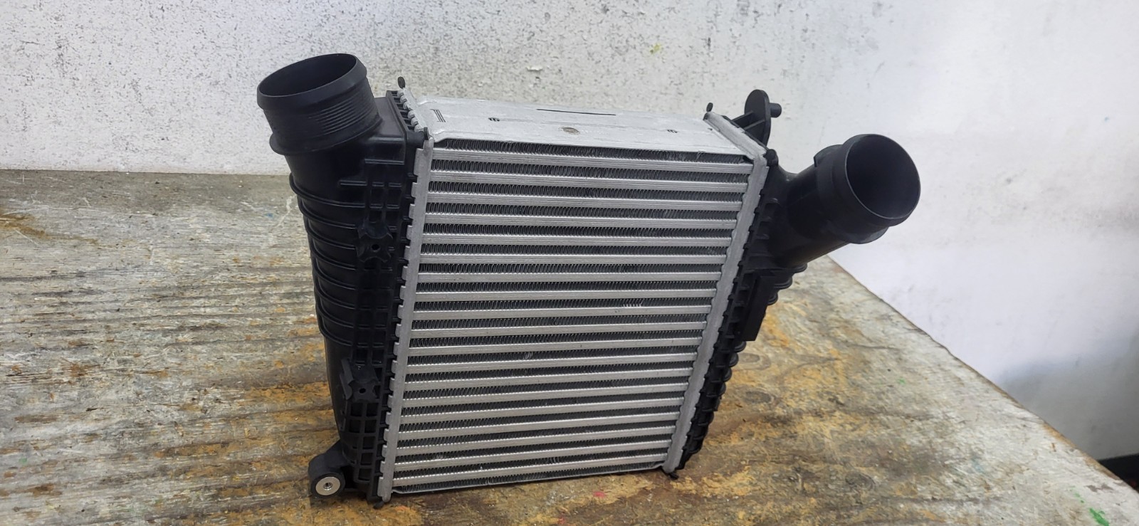 2017-2020 BENTLEY CONTINENTAL GT / GTC INTERCOOLER RADIATOR USED OEM *DC9134