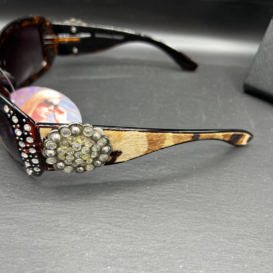 Gafas de sol Montana West de cuero de vaca con estrás brillantes con estuche nuevas con etiquetas Foto 4 de 4