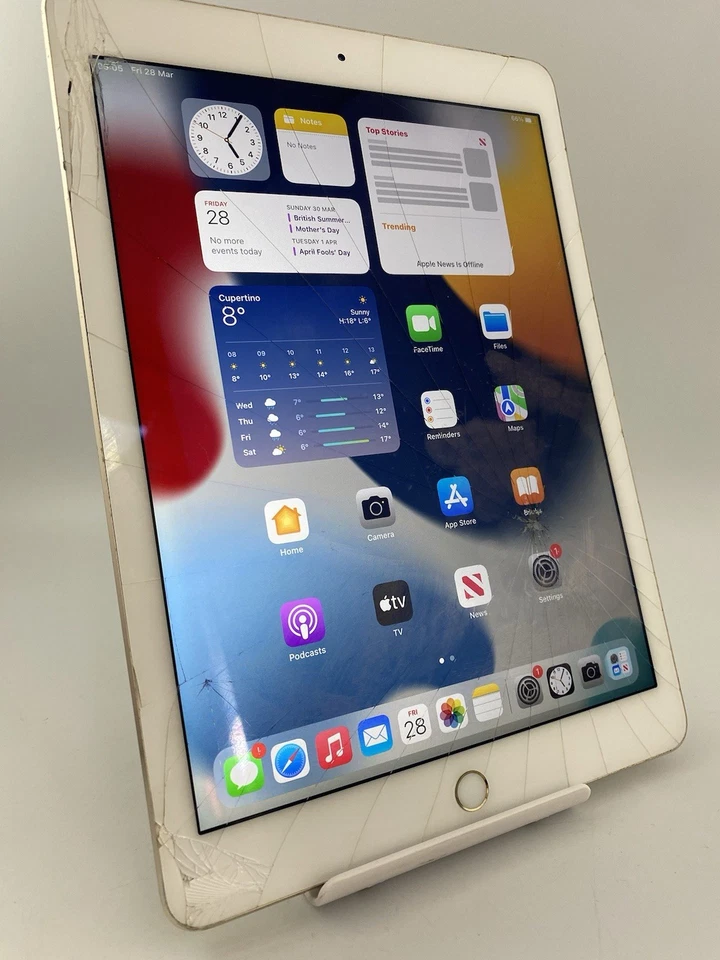 Apple iPad Air 2 9.7" Gold Wi-Fi 16GB 8MP 2GB Retina Display iOS Tablet Cracked - Image 3 of 4