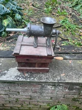 RARE Vintage PURITAN No. 122 Meat Grinder Complete IN ORIGINAL SHIPPING BOX