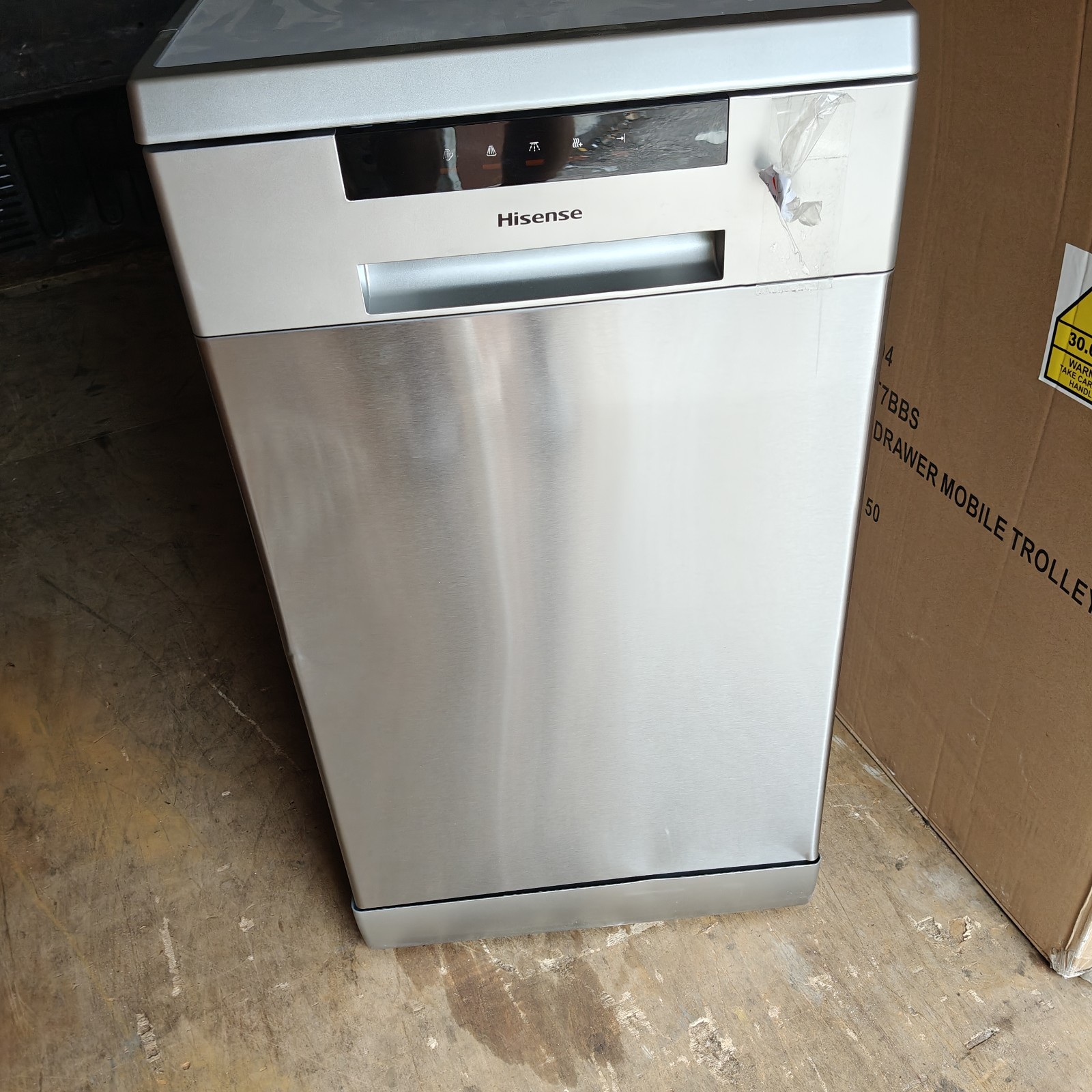 Hisense Slimline Silver Dishwasher HALF RETAIL PRICE NEW slight Marks BIRMINGHAM