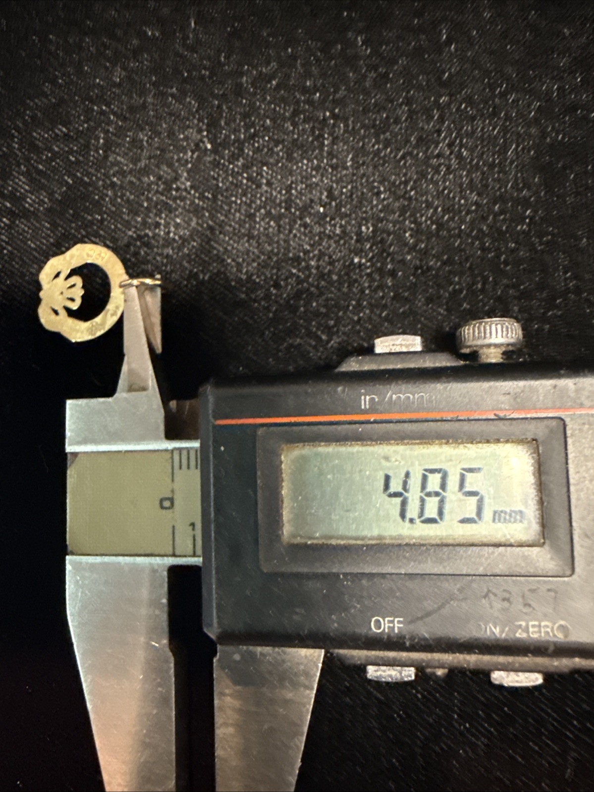 Irish Solid 14k Yellow Gold Claddagh Pendant Char… - image 8