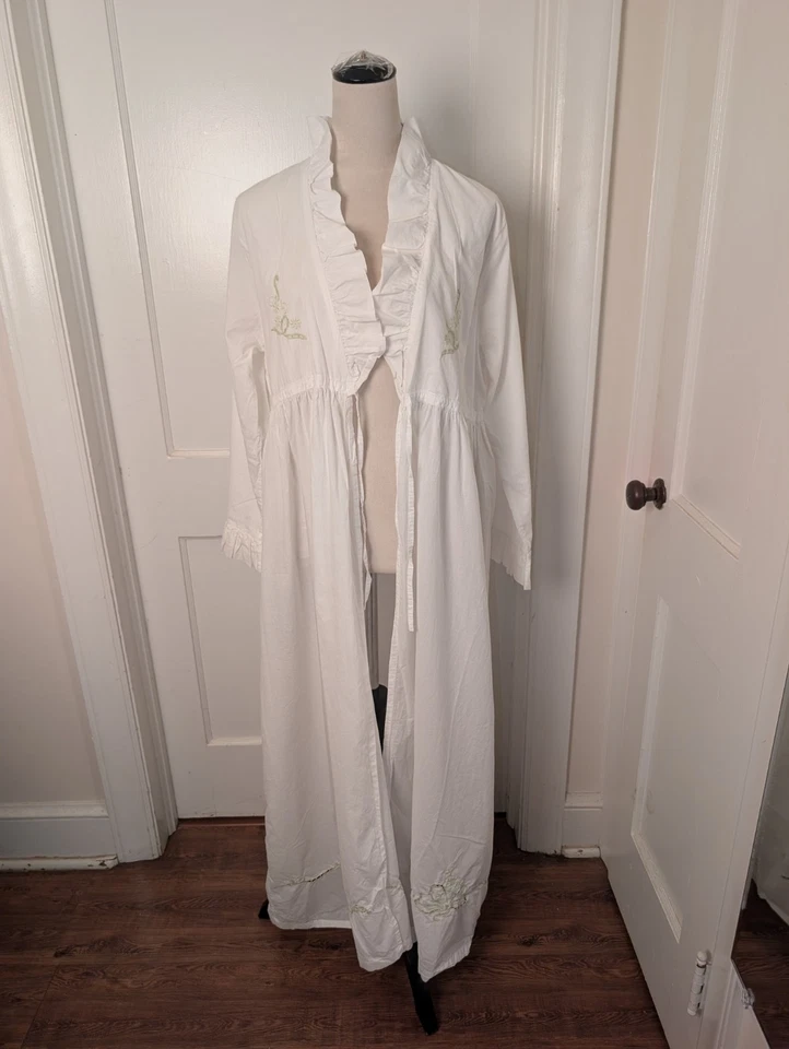 Ropa de dormir de lujo de lino Schweitzer bata de algodón blanca bordada - talla mediana Foto 2 de 4