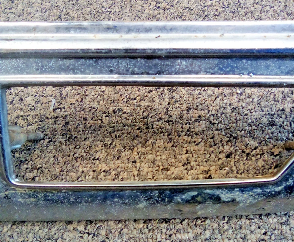 1969-70 Buick LeSabre Wildcat Electra moldura de lâmpada de canto direito LOC-124DG - Imagem 3 de 4