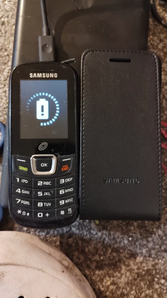 965.Samsung SGH-S150G Very Rare - For Collectors - Locked Tracfone Network - Image 2 of 4
