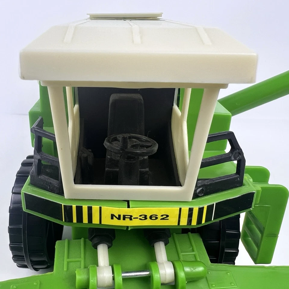 Vintage New Ray Combine Harvester NR-362 Farm Toy Tractor Equipment Model - Image 4 of 4