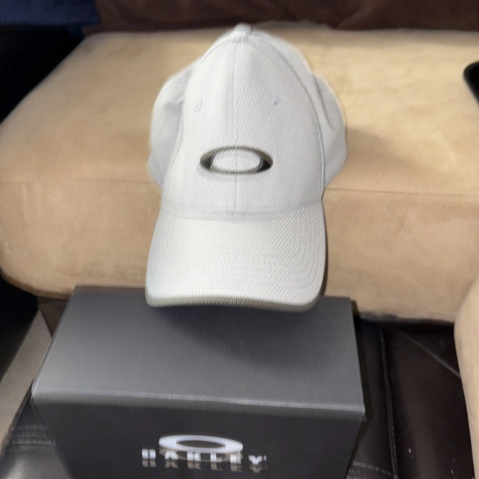 OAKLEY Men's Golf Ellipse Adjustable Golf Sport Hat/Cap Gray - Image 4 of 4
