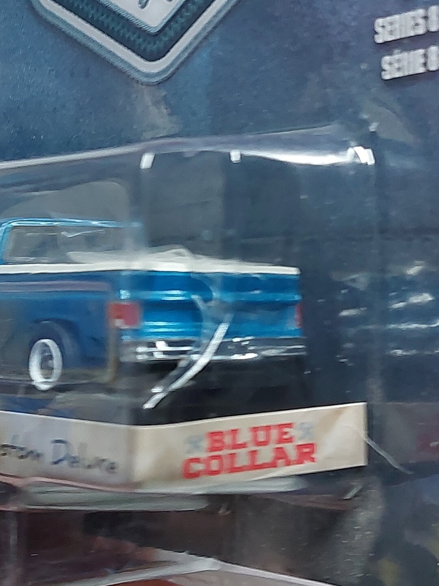 Camionnette CHEVROLET C20 Custom DeLuxe 1981 - Modèle Réduit Greenlight 1:64 - Bleu Métallisé