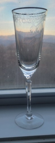 LENOX Fine Crystal “CLASSIC SHELL” Gold Trim Fluted Champagne glass