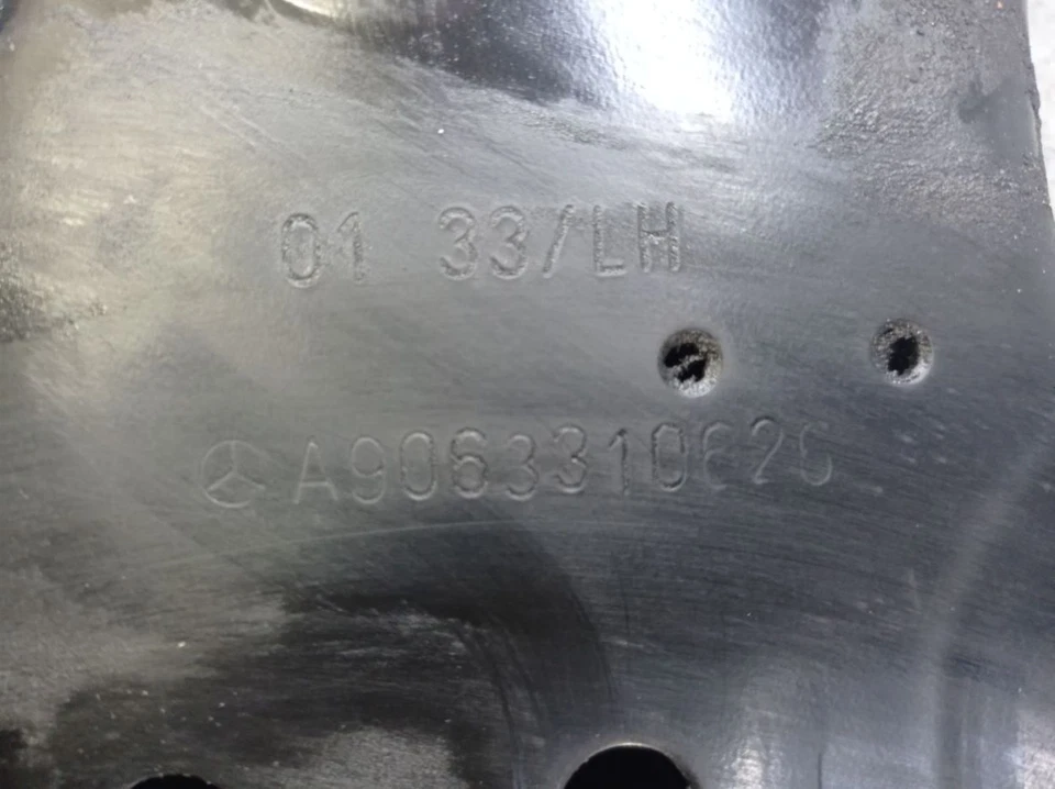 VW CRAFTER 30-50 BOX (2E) 2.5 TDI Front Axle Carrier A9063310826 Front Left - Image 4 of 4