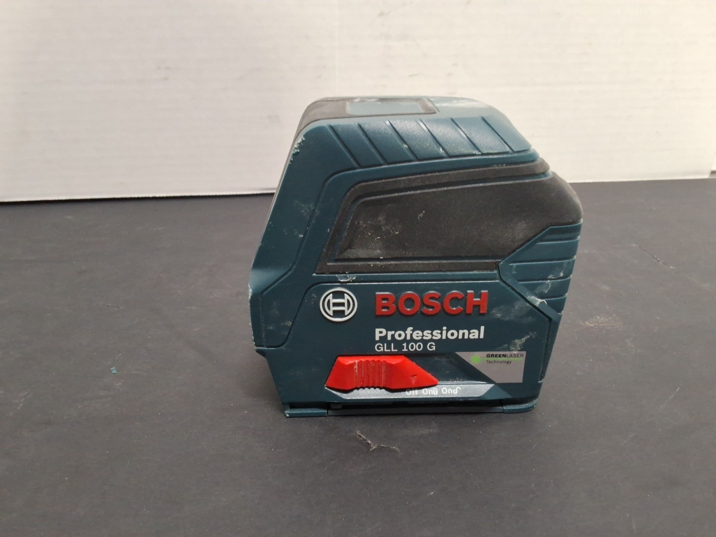 Bosch Professional GLL 100 G Cross-Line Self Leveling Green Laser Level w/ Case