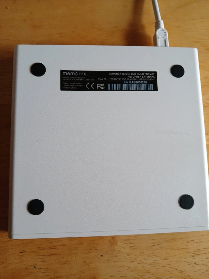 Grabadora de DVD/CD Memorex 8X delgada externa multiformato alimentada por USB blanca Foto 3 de 3