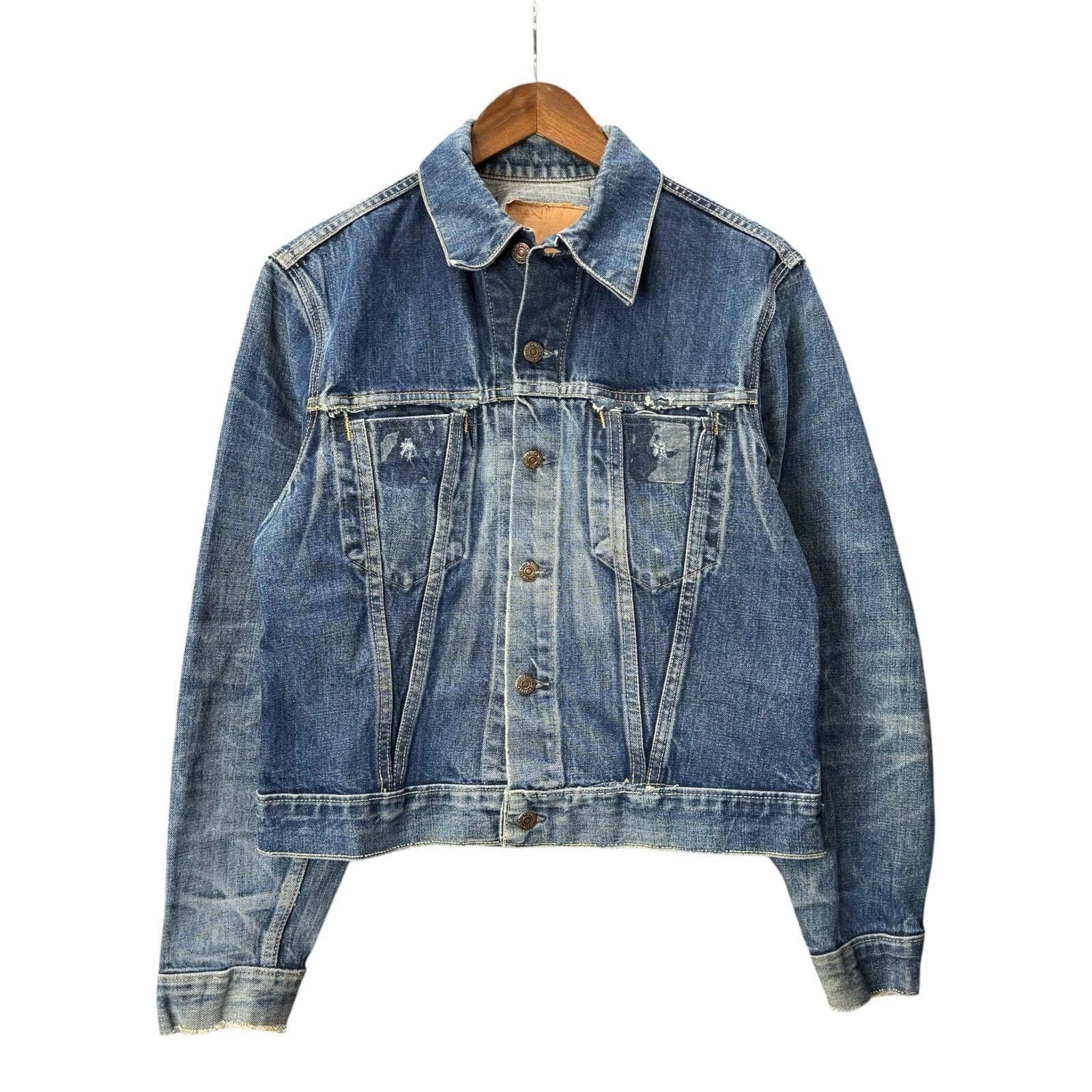 Vintage Levi’s 557 Type 3 Beautifully Distressed Faded Denim Jacket! Size 42
Opens in a new window o