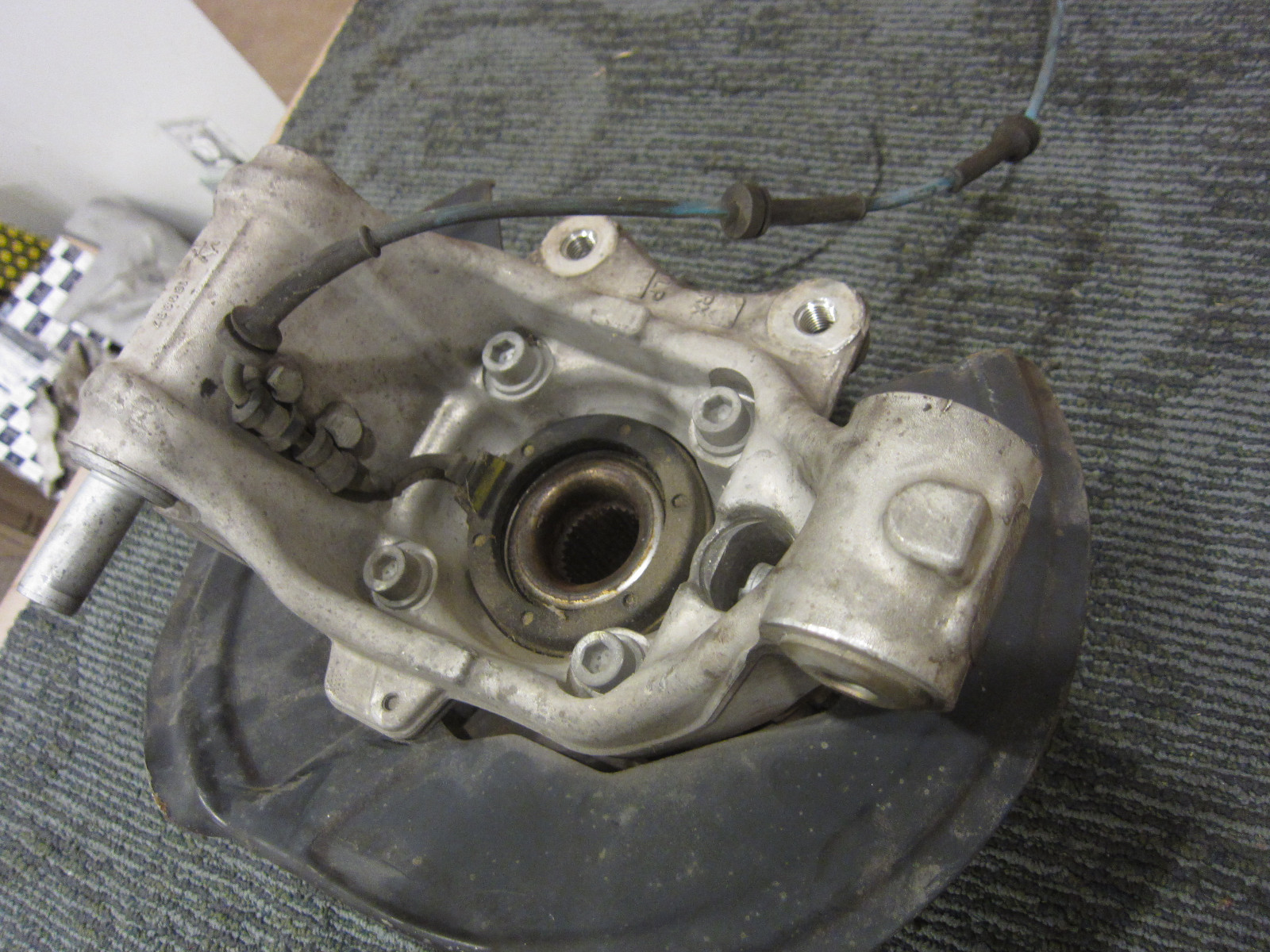 Maserati 4200 - LH Rear Wheel Hub Holder  - P/N 183590