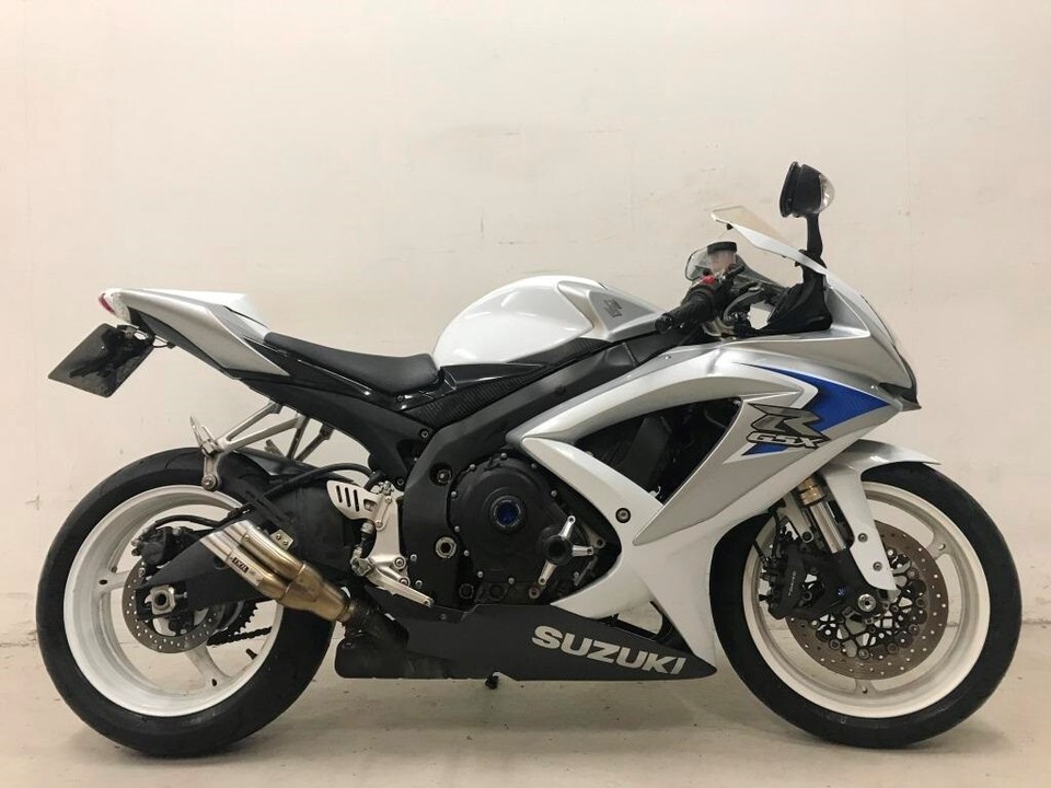 Suzuki gsxr 600 k8