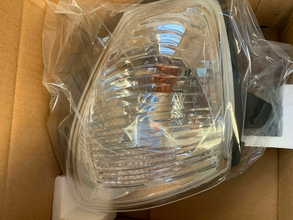 JUEGO X 2 piezas luces de esquina MAZDA 323 323F 98-00 intermitentes TYC Foto 4 de 4