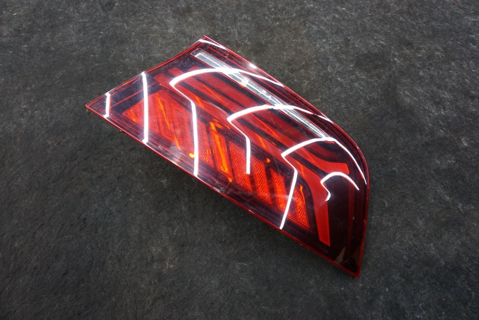 Conjunto de lanterna traseira externa de LED traseira direita 4G8945096F Audi S7 4K8 2016-18 - Imagem 2 de 4