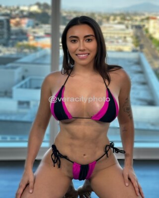 8x10 GIA VENETIA GLOSSY PHOTO photograph print hot sexy busty curvy
