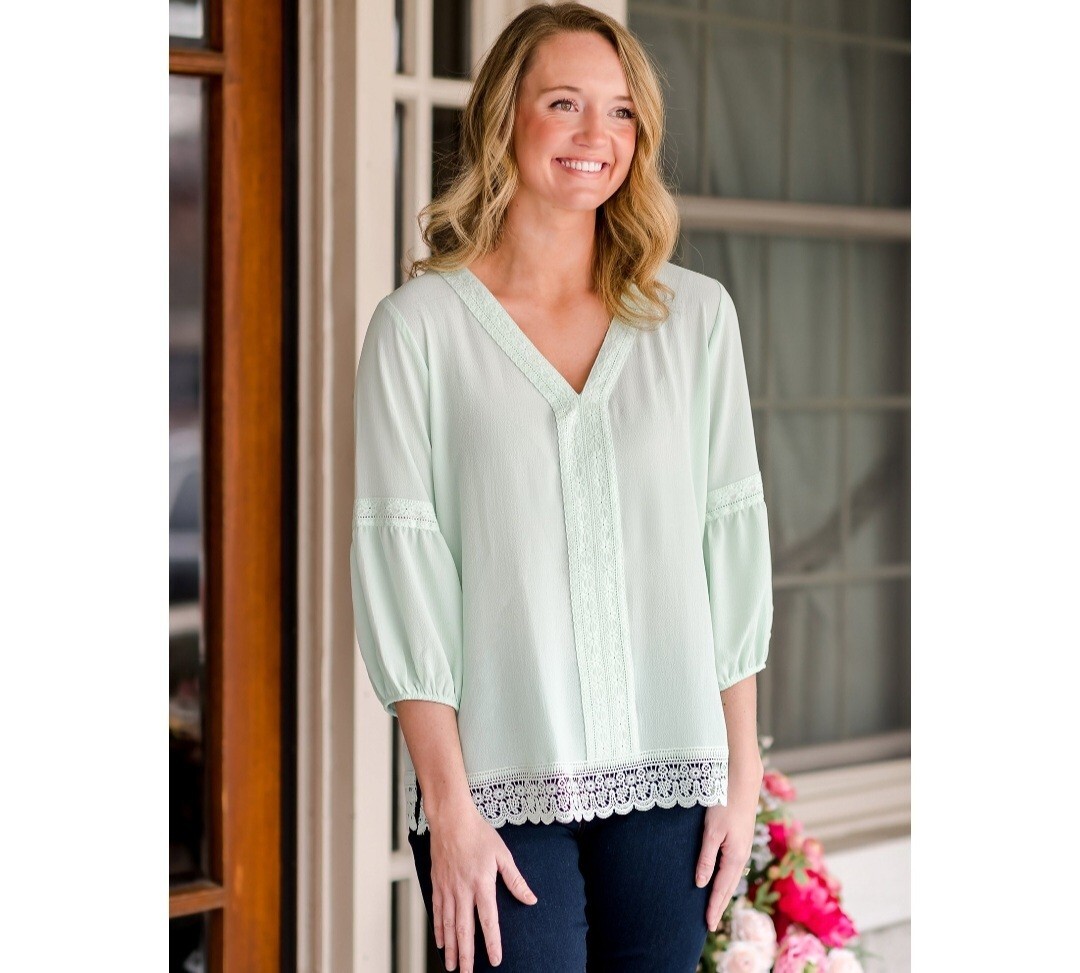 pioneer woman peasant tops