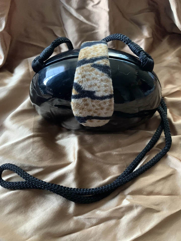 Timmy Woods Beverly Hills Handcarved Acacia Wood Purse With Leopard Print Clasp - Image 3 of 4