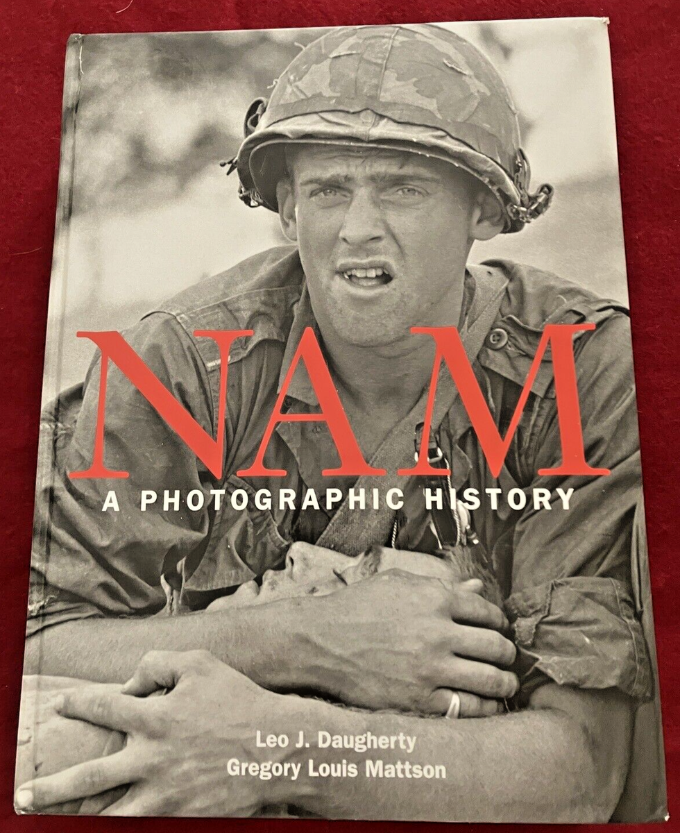 洋書 NAM: A Photographic History Nam: A Photographic History - Hardcover By Daugherty, Leo J