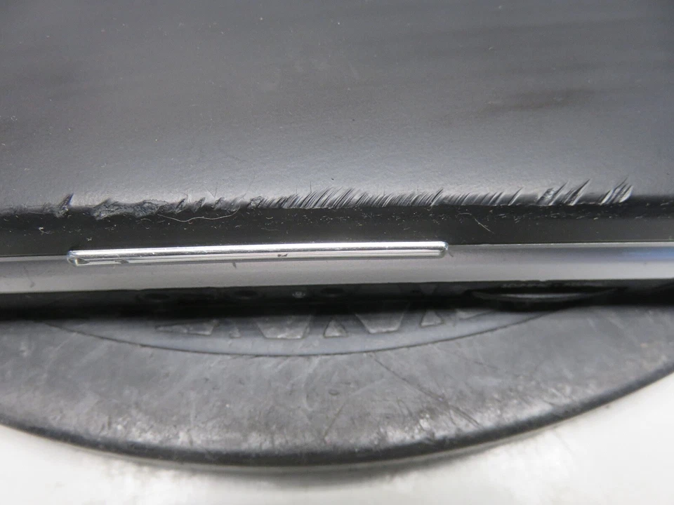 Dell Inspiron 1525 Intel Core 2 Duo 06FD 1,66 GHz 2 GB SIN DISCO DURO sin batería Foto 3 de 4