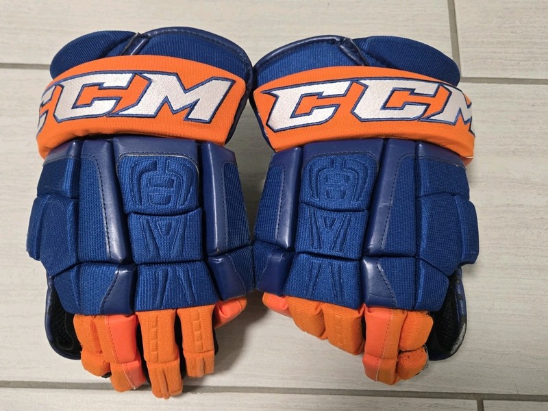 CCM New York Islander 14" Pro Stock Hockey Gloves, (NEW NASH PALMS $100 Value)