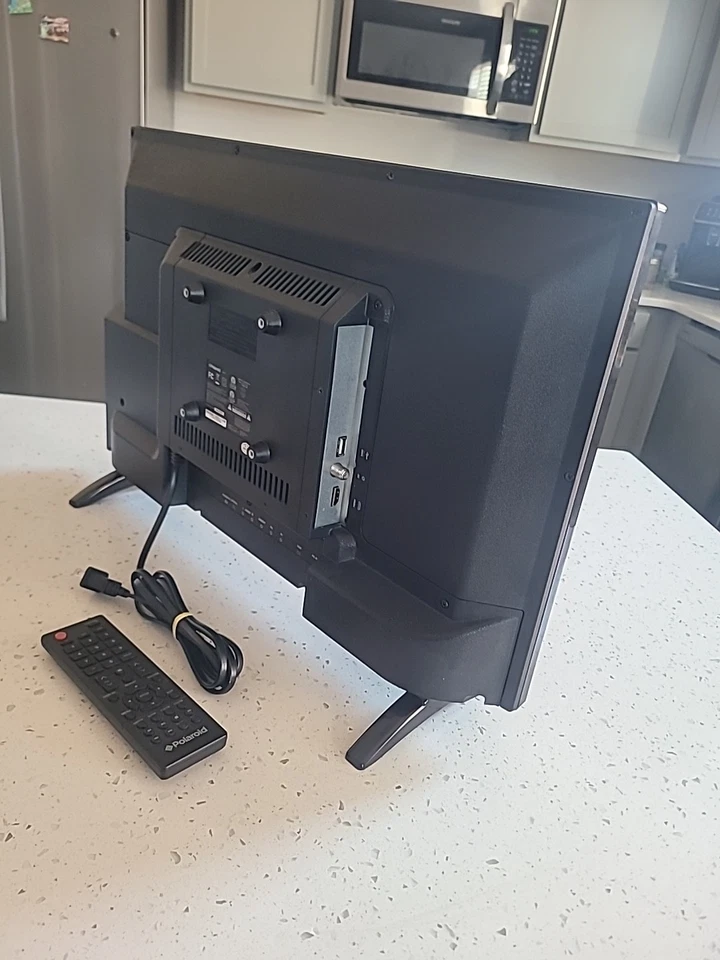 Polaroid 24" Class HD (720P) LED TV (24GSR3000SA) - Image 3 of 4