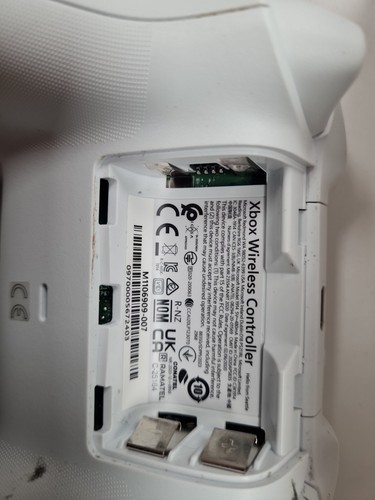 Genuine Xbox Series X/S Wireless Controller - Robot White. Boxed 205 - Picture 4 of 4