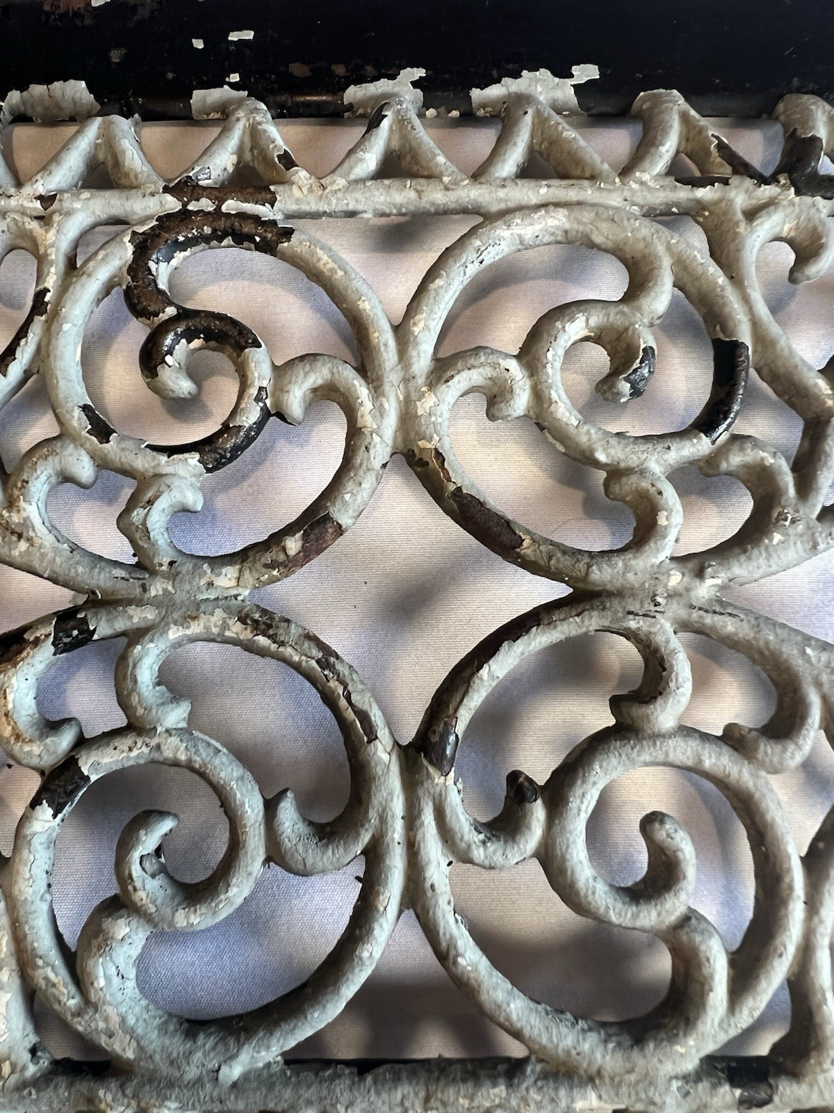 как выглядит Antique Ornate Cast Iron Heat Register Rectangular Vent Wall Mount 9.5x11.5 In. фото