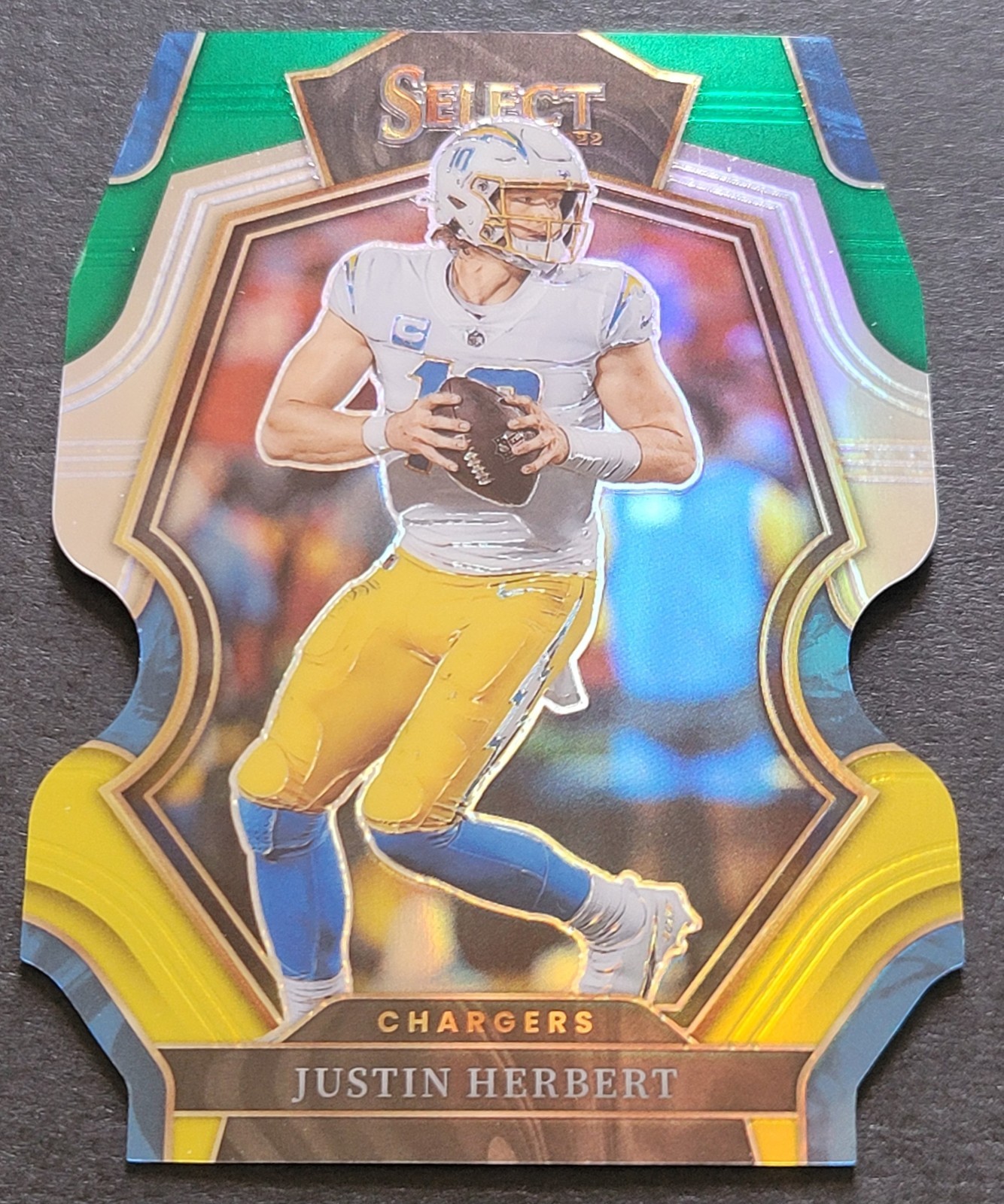 2022 Panini Select Justin Herbert Premier Level #155 Green & Yellow Prizm
